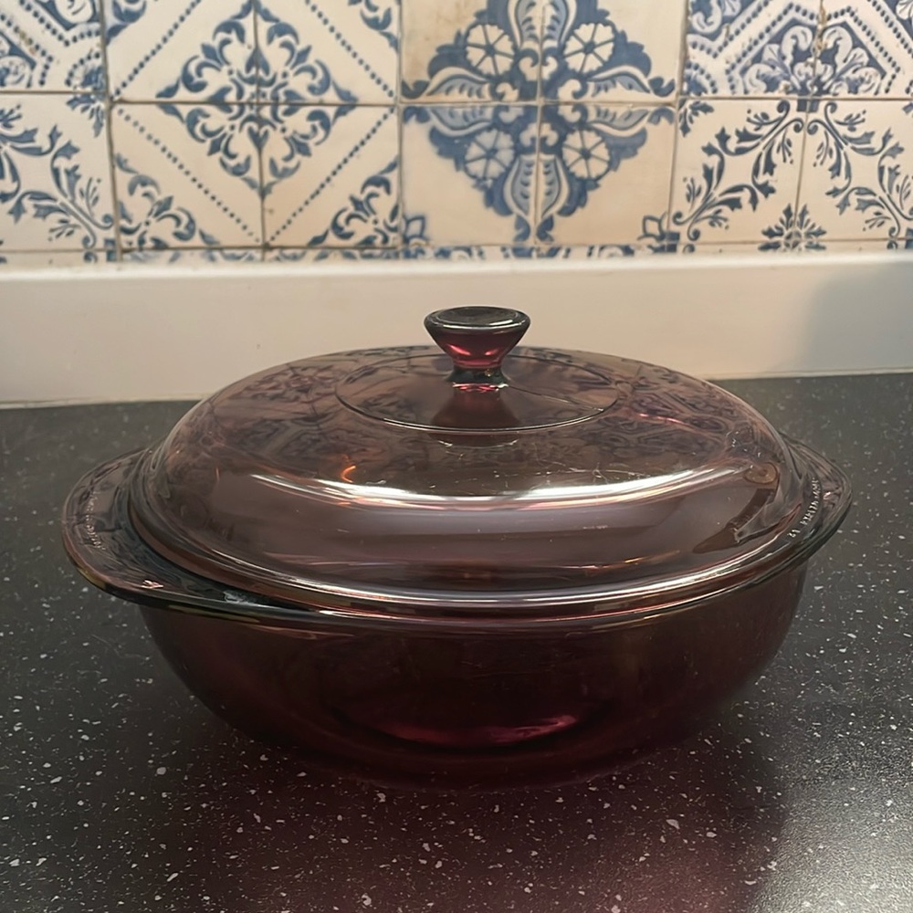 Vintage Pyrex Cranberry Casserole Dish 024 Corning 2L Liter Litre Good condition